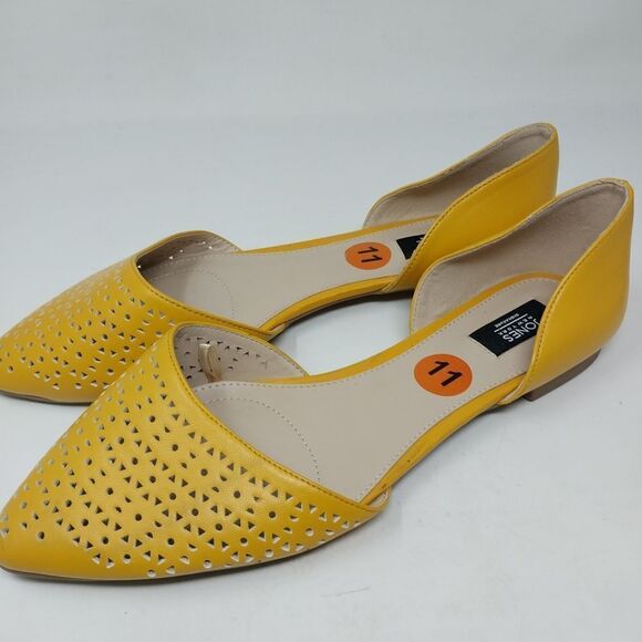 JONES NEW YORK SIGNATURE. YELLO GOLD SANDAL. SIZE 11. - Picture 13 of 16